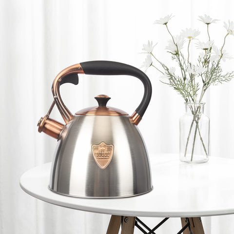 LUXGRACE tea kettle in action, convenient one-hand trigger pouring