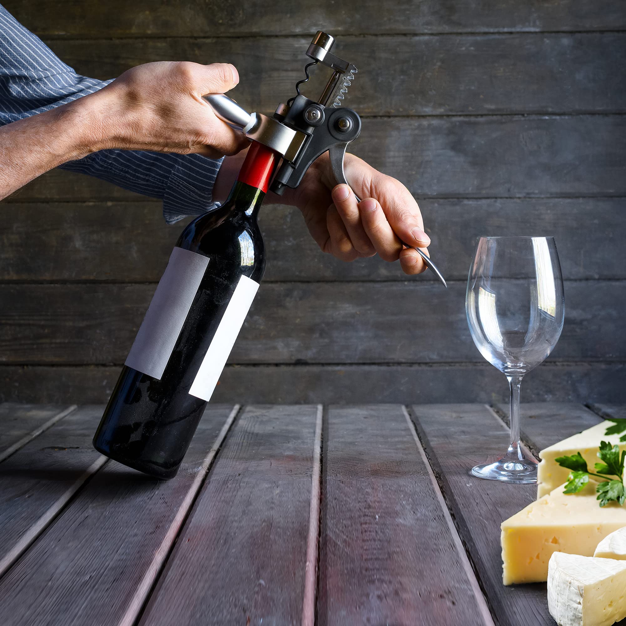 Luxiluxy 5 piece wine set covers all hosting needs