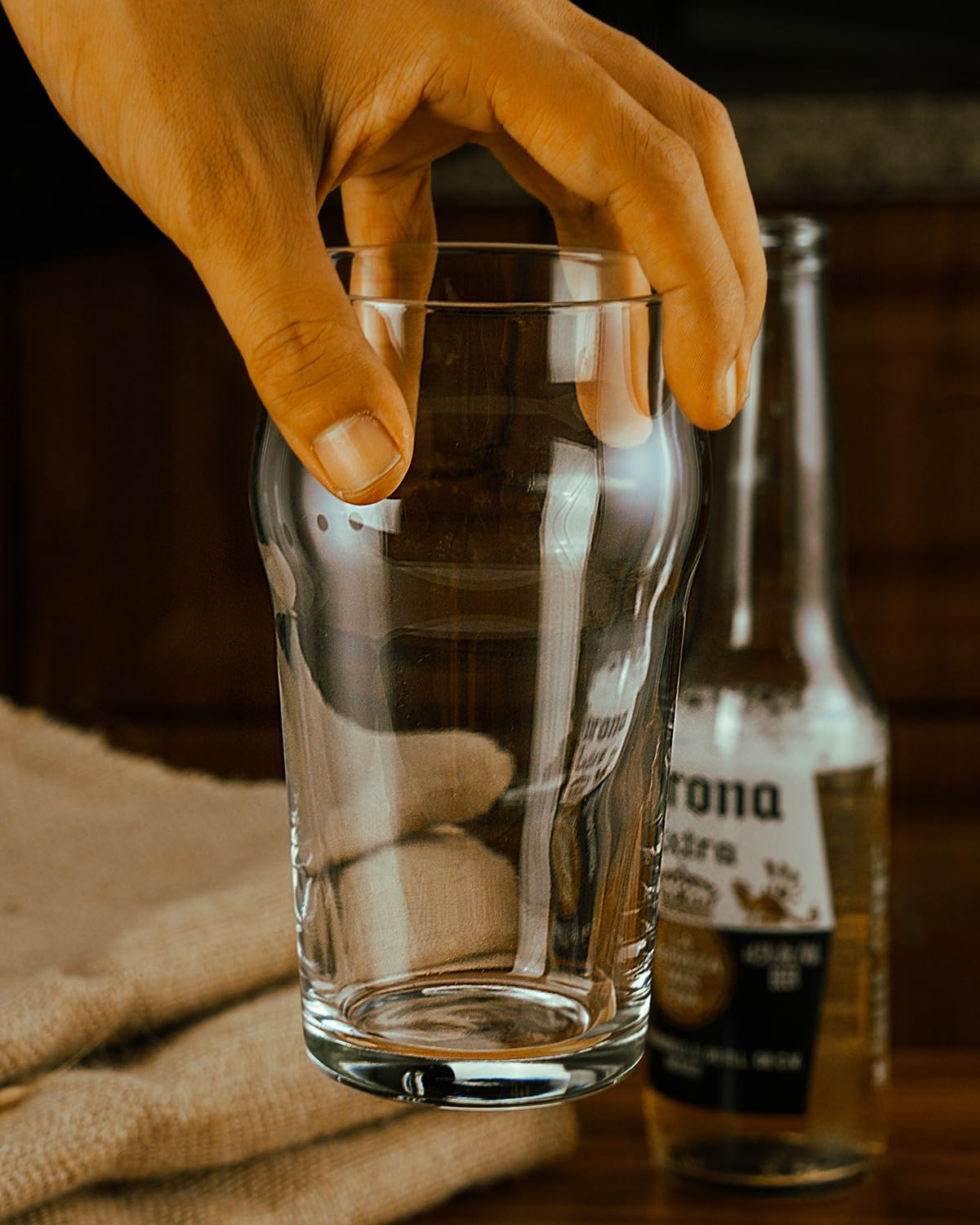 LUXU gift-ready 20oz pint glasses for hosting occasions