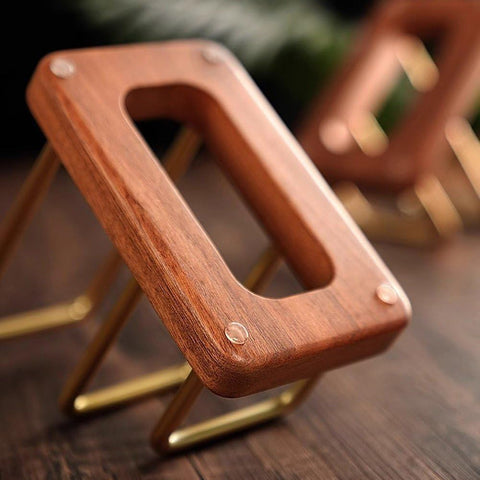 Luxylei multi-layer lid holder keeps lids upright and within easy reach.