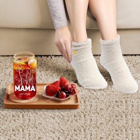 Lvoetgif glass tumbler close-up shows the MAMA est 2025 message.