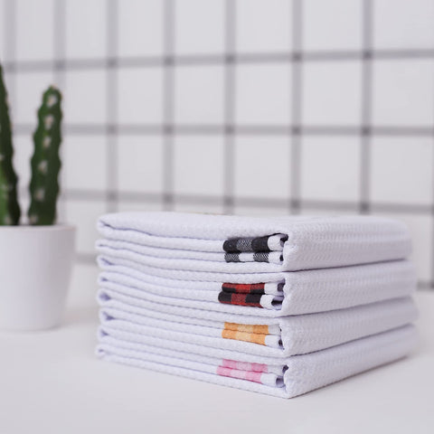 LXOMILL four-piece towel set makes a thoughtful hostess gift