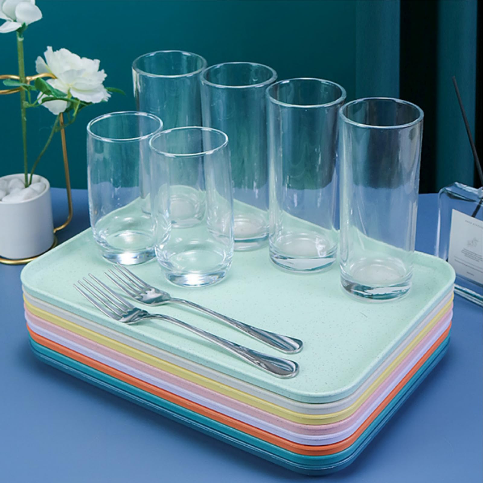 Lyellfe dishwasher-safe tray with smooth surface for easy cleaning.
