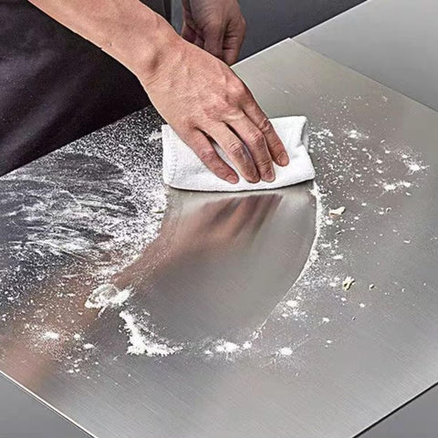 LYHLYA stainless steel cutting board kitchen surface suitable for restaurants and homes.