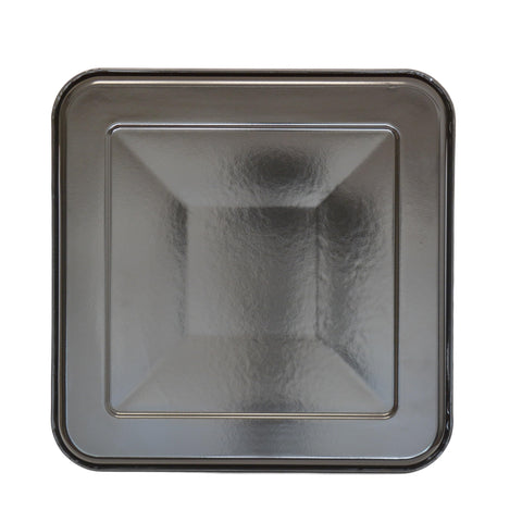 Lynora easy-clean surface closeup conveys smooth, groove-free cleaning experience