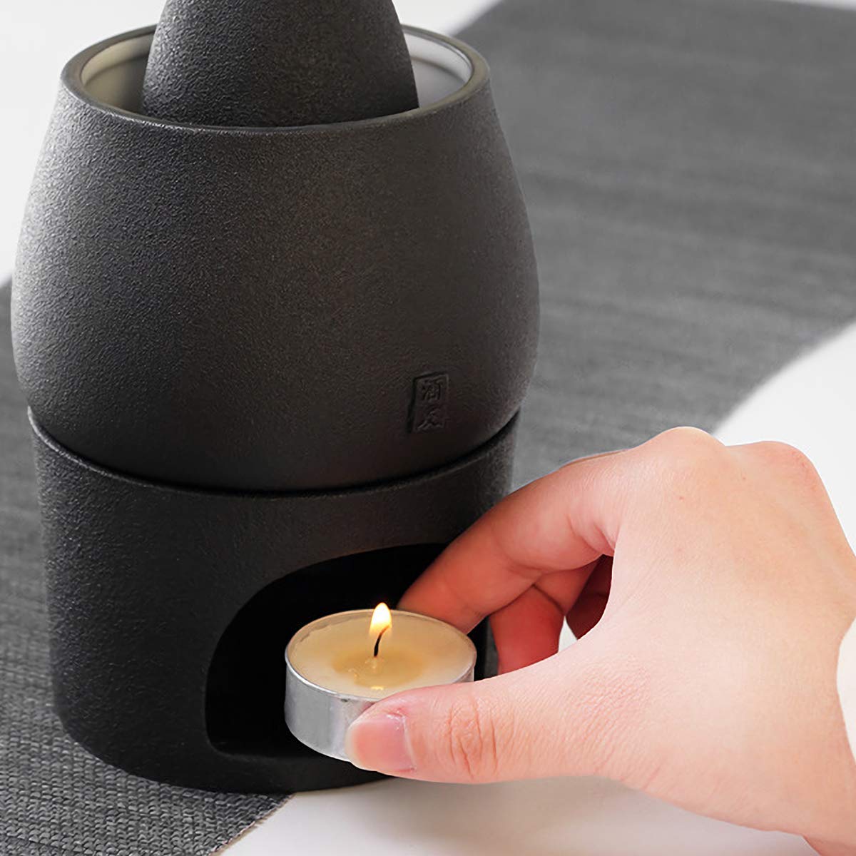 Lyty dishwasher-safe ceramic pieces for easy cleanup after use.