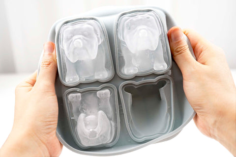 LYWUU slow-melting ice cubes prolong drink enjoyment with less dilution.