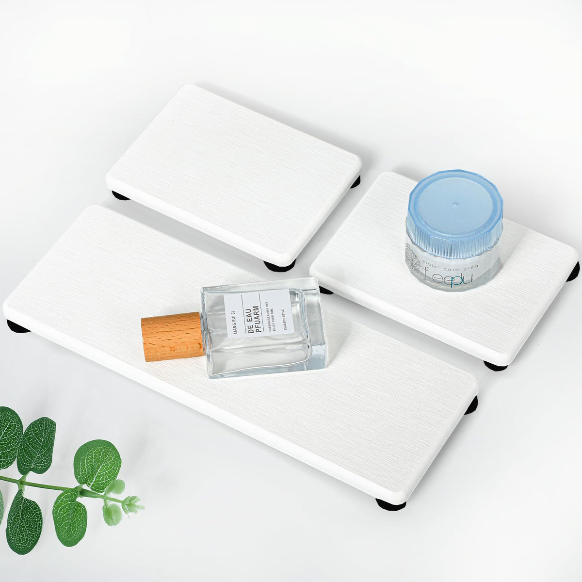 Lyxel stone drying tray absorbs water quickly, keeping sink area dry and tidy.