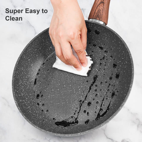 M MELENTA 1.5 qt saucepan with lid ideal for side dishes.