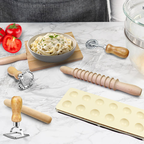 MACIFECI dough scraper cleanly portions dough and scrapes surfaces