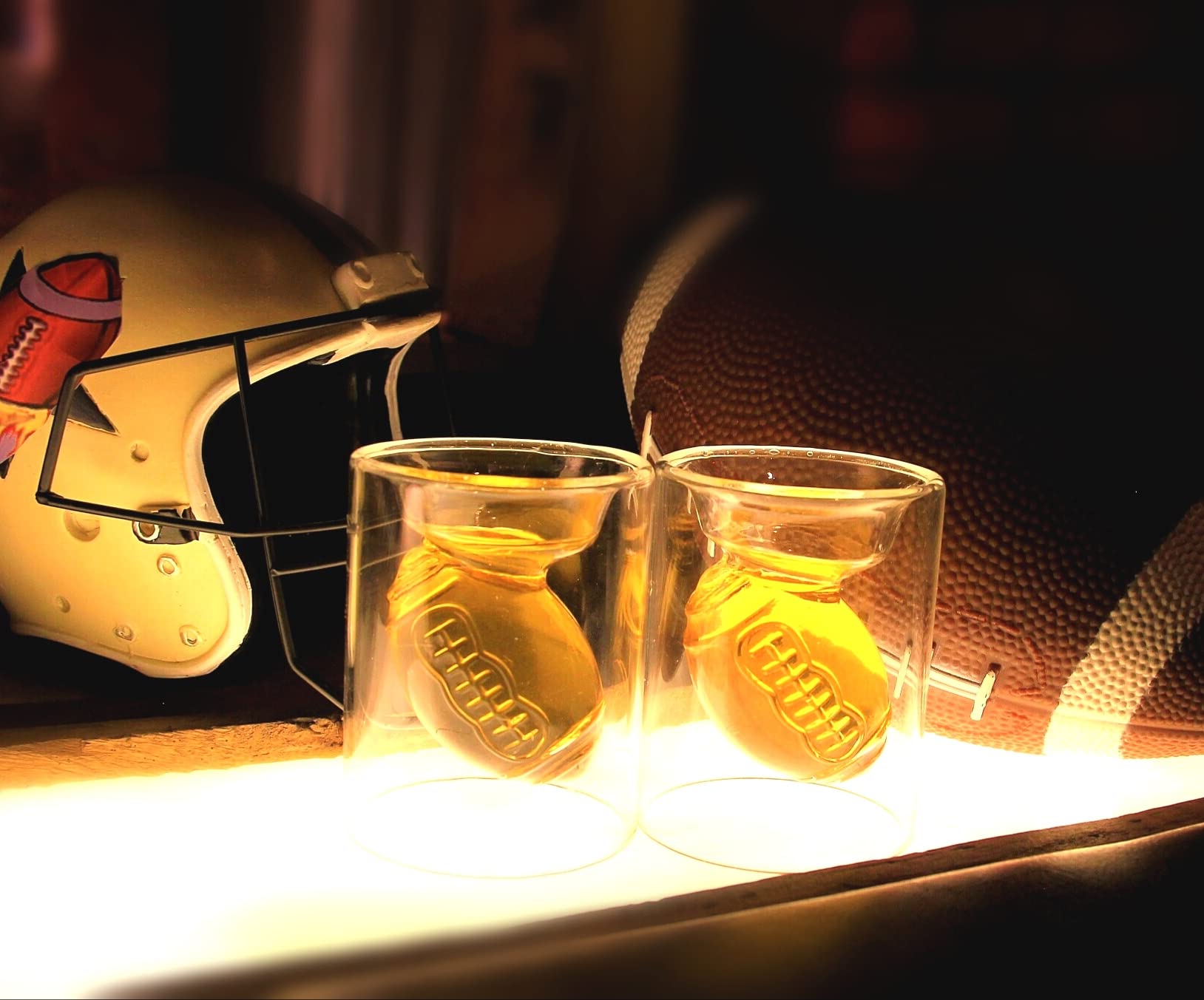 MADARC SPORT 3D relief ball inside shot glass adds playful game-day flair.