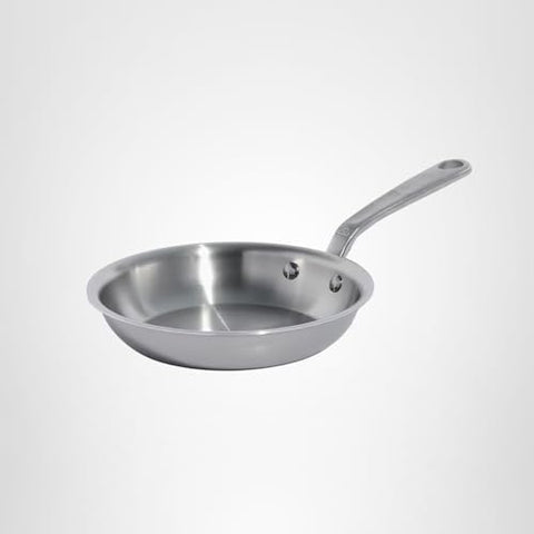 Sturdy rivets and ergonomic handle support long-lasting, comfortable cooking sessions.