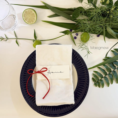 Maegmew velvet ribbon 15.75 inches, adds a refined touch to table decor.