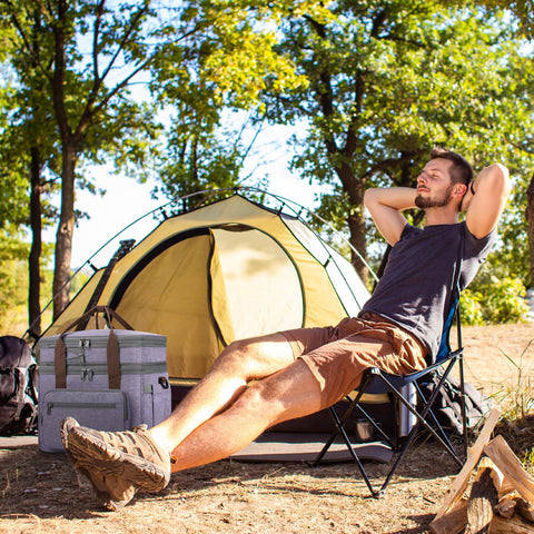 Maelstrom multi-pocket layout keeps cutlery and drinks organized