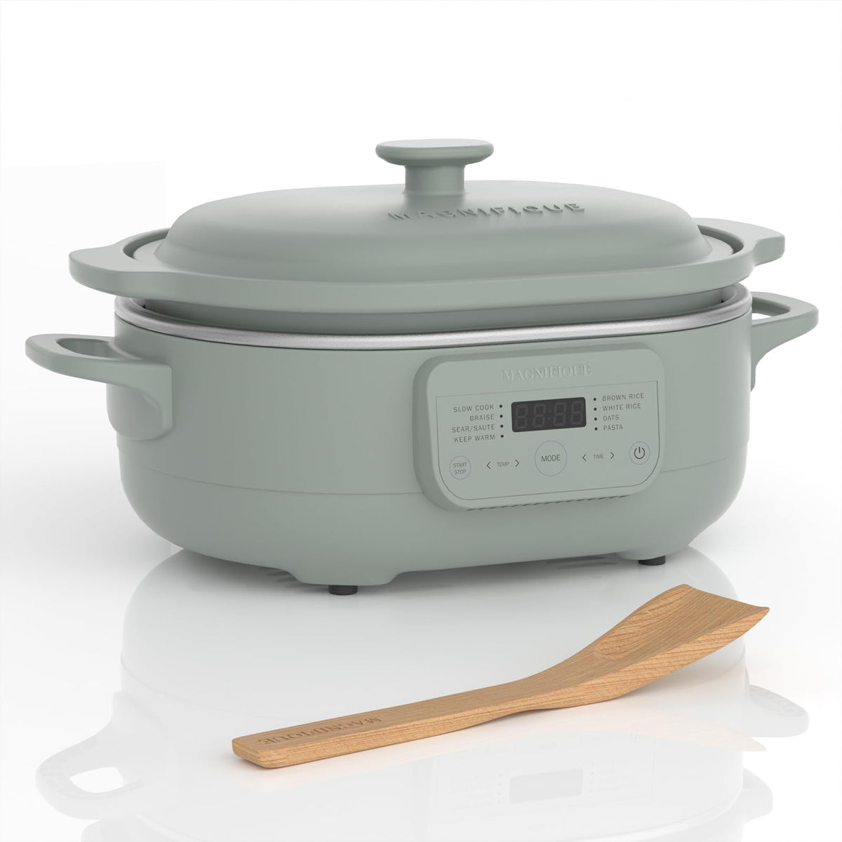 Magnifique 4-quart slow cooker in olive color, front view, ideal for family meals