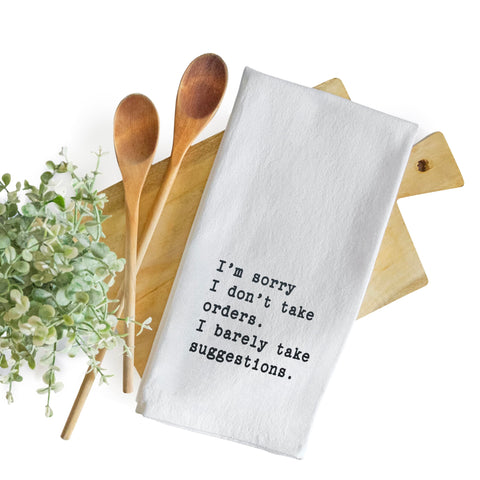 MAINEVENT printed edge detail adds playful charm to kitchen.