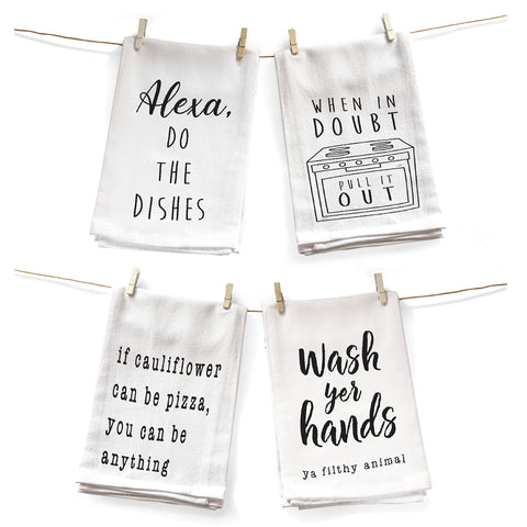MAINEVENT housewarming gift towels styled for cheerful gifting.