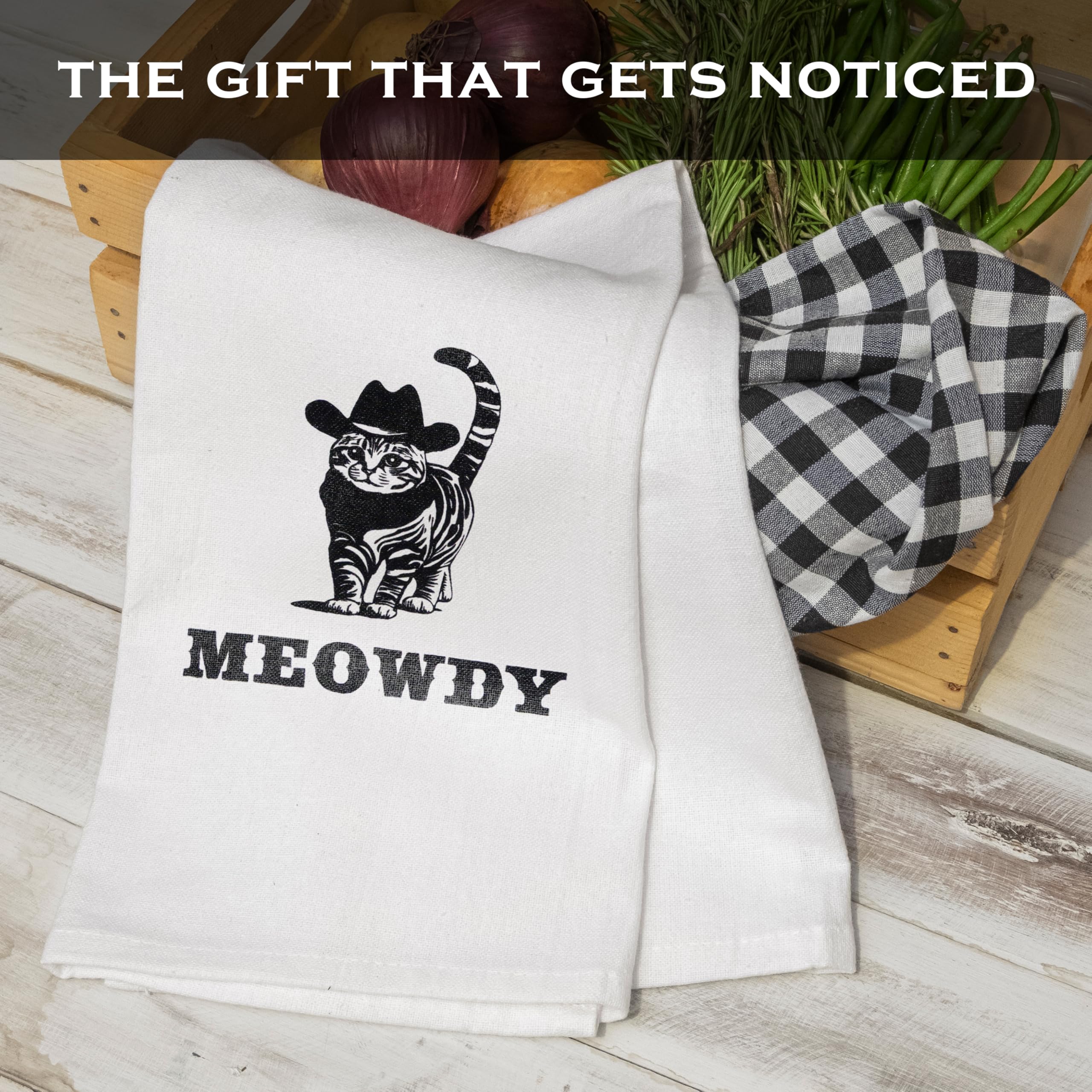 MAINEVENT Meowdy towel made of durable cotton fibers for robust use.