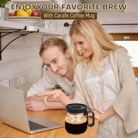 MaiQidd lid-covered glass mug, reduces spills during travel.
