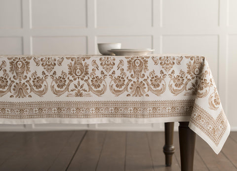 Soft cotton weave detail of Maison d'Hermine tablecloth