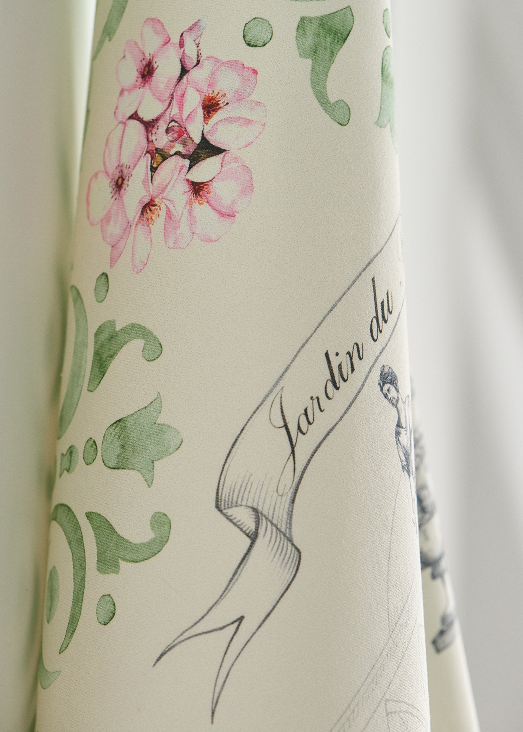 Versatile cotton towels suited for drying dishes or decorating
