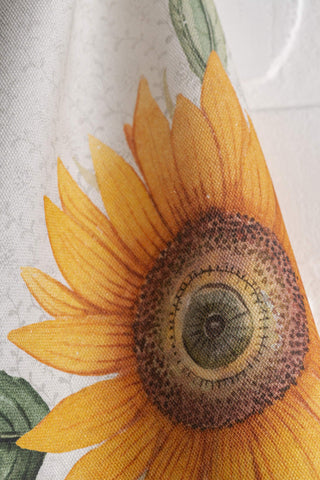 Maison d'Hermine Kelim Infinity bar tea towel usage for decorative and practical tasks