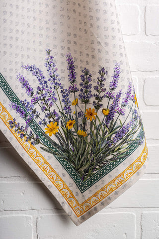 Maison d' Hermine set blends European artistry with practical kitchen use.