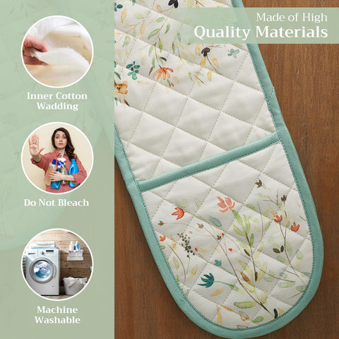 Maison d' Hermine oven mitt features a built-in hanging loop for easy storage within reach.