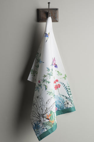 Machine-washable Maison d'Hermine towels retain color after multiple uses.