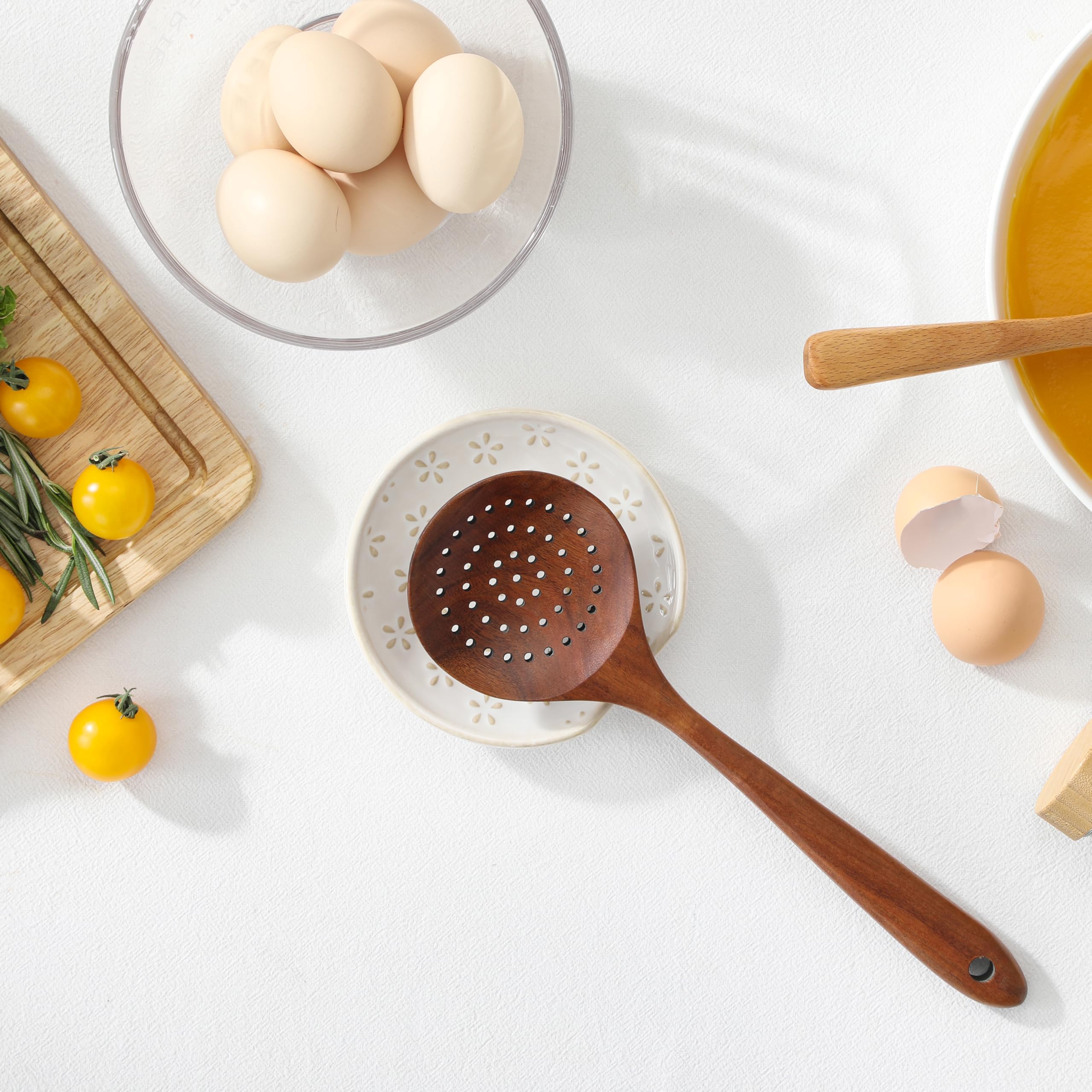 MALACASA spoon rest is heat-resistant and lead-free ceramic