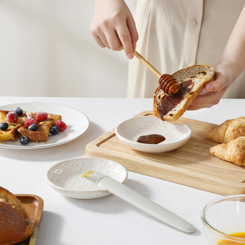 MALACASA Lydia spoon rest offers versatile function beyond cooking duties from jewelry to small snacks.