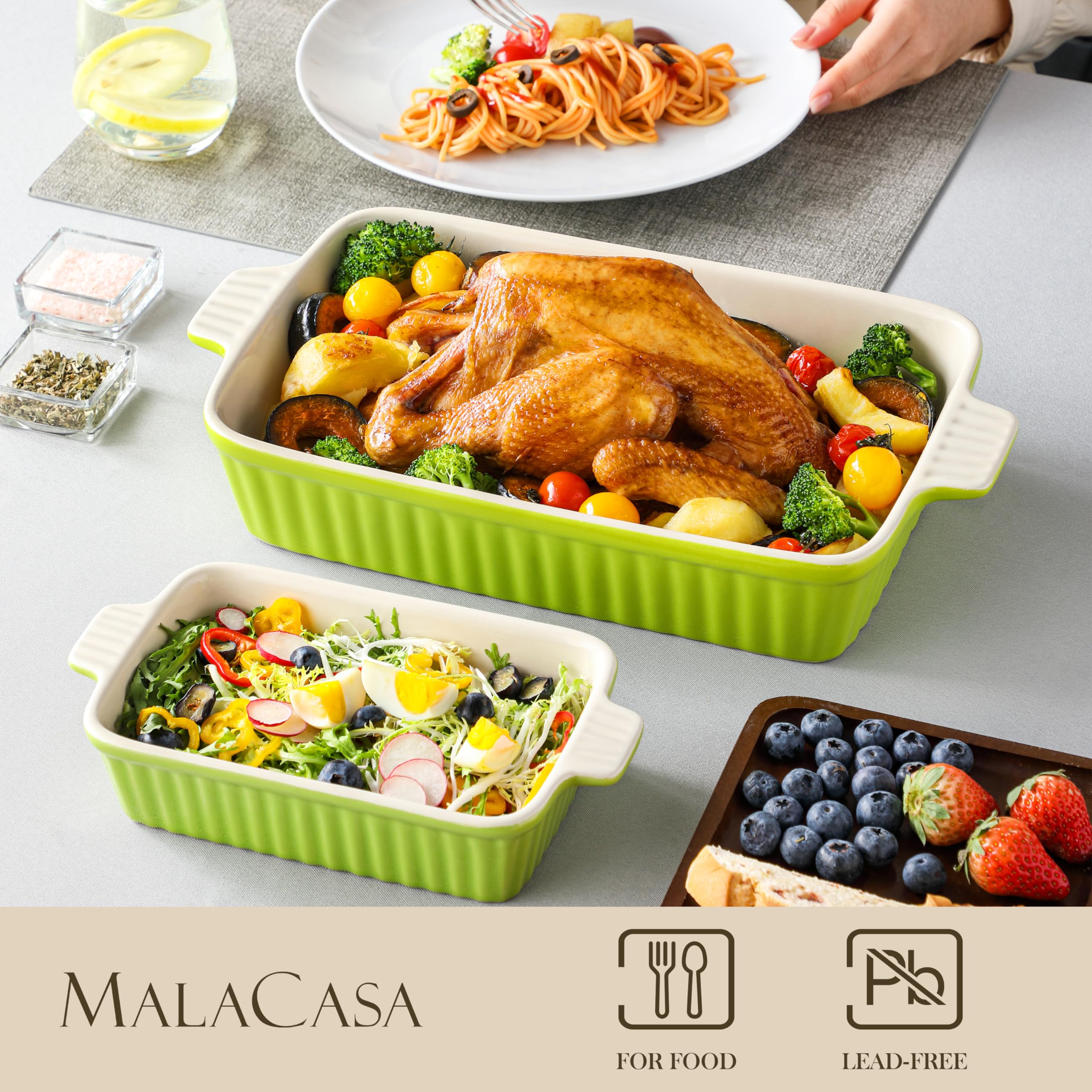 MALACASA rectangular dish with handles ready for serving casseroles and pasta bakes.