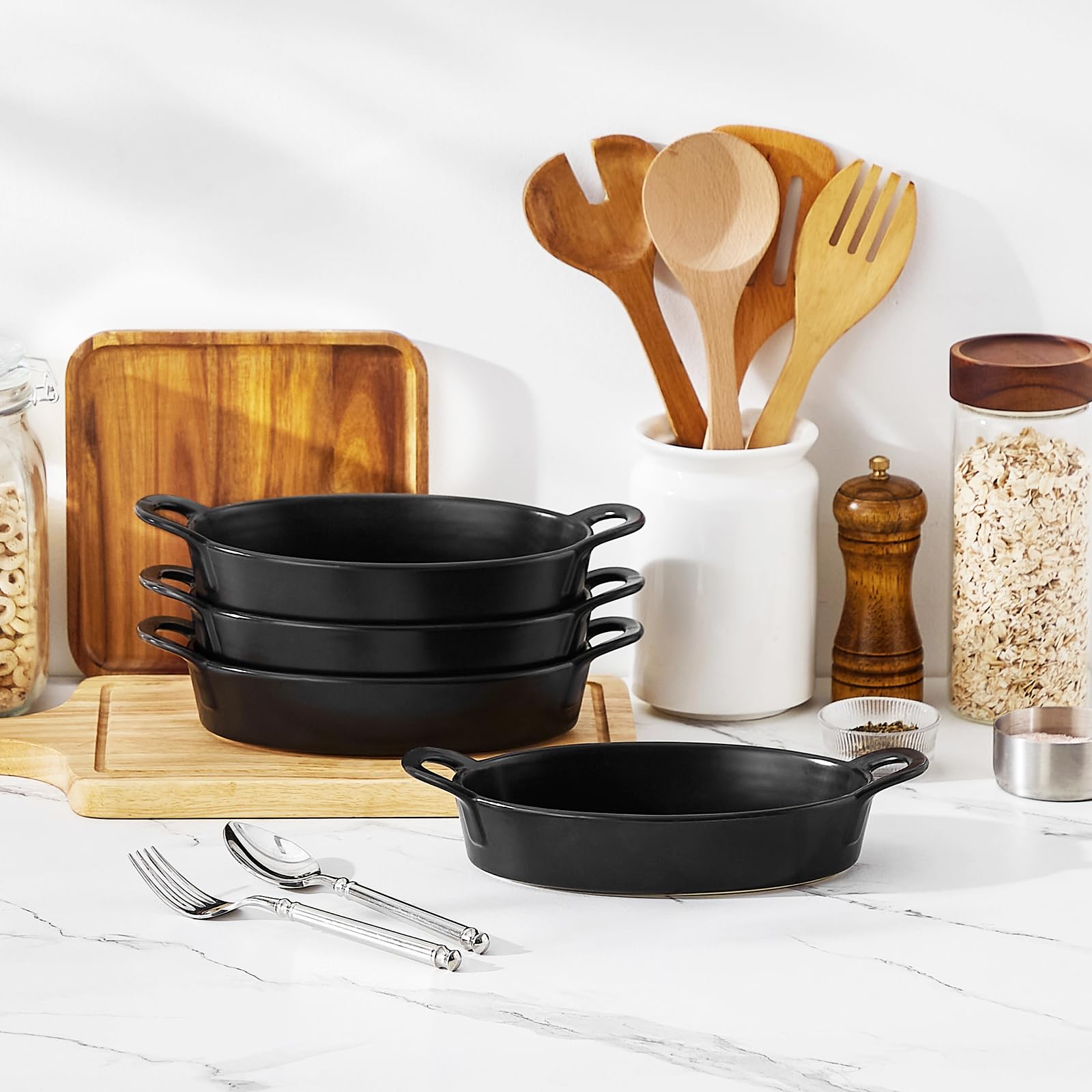 MALACASA 8x5 inch dish suitable for microwave reheating and fridge storage.