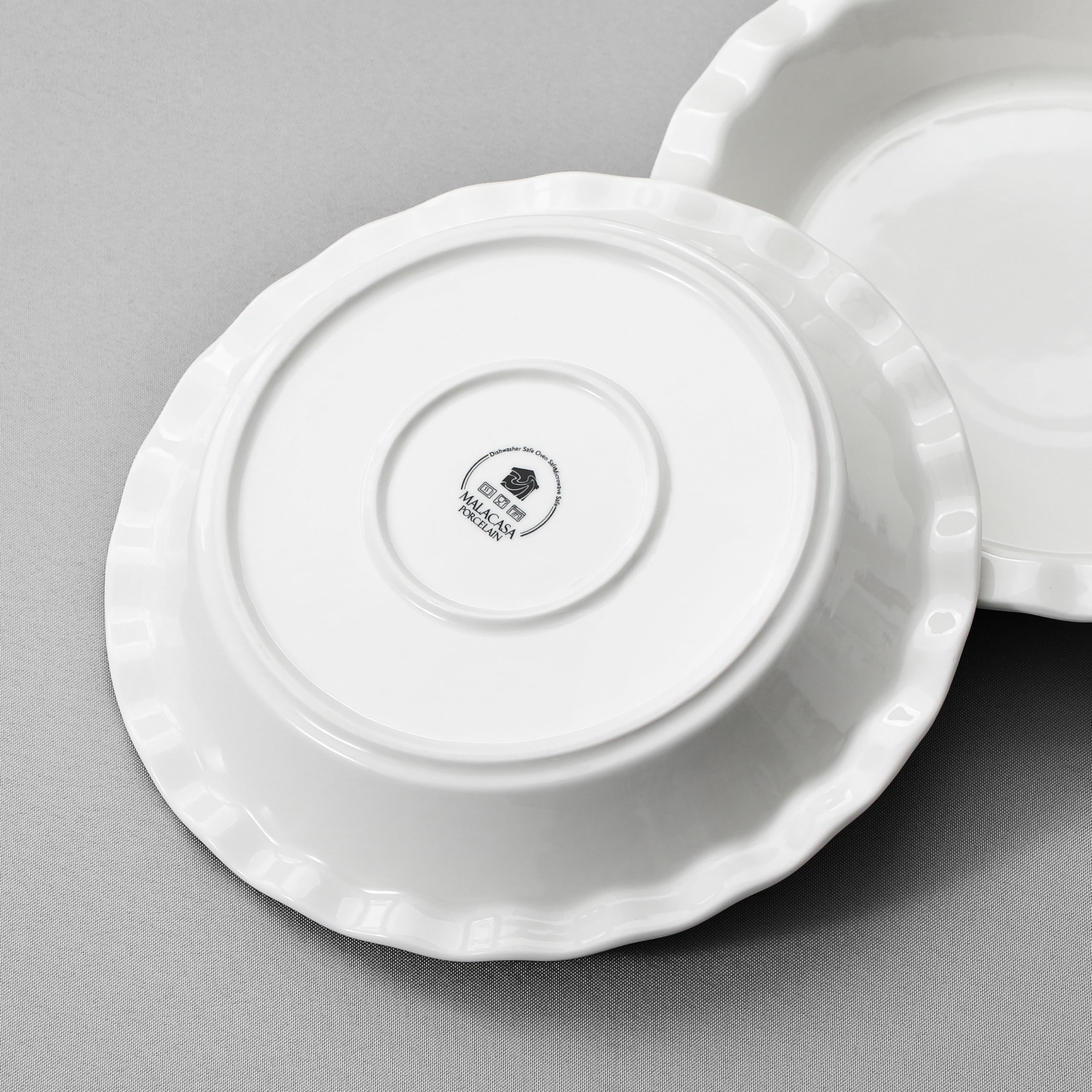Malacasa smooth-glaze pie pan 9-inch elevates table presentation.
