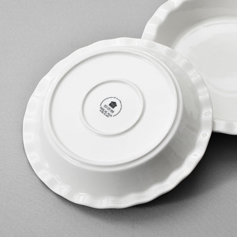 Malacasa smooth-glaze pie pan 9-inch elevates table presentation.