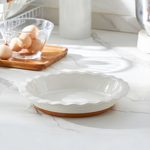 MALACASA Tara pie pan makes a stylish gift for bakers and hosts.