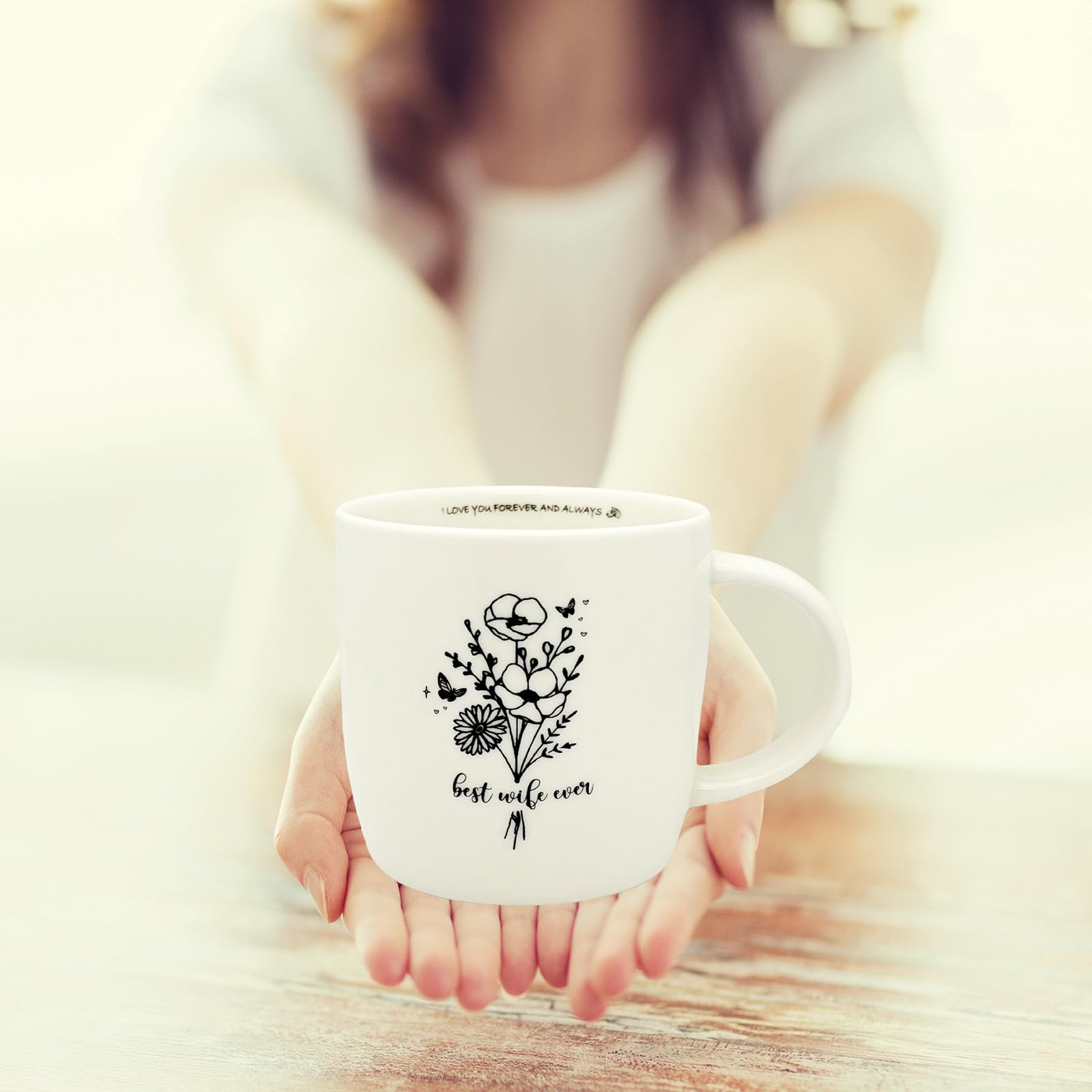 MALLAbyLAMMA gift set display with mug and keychain