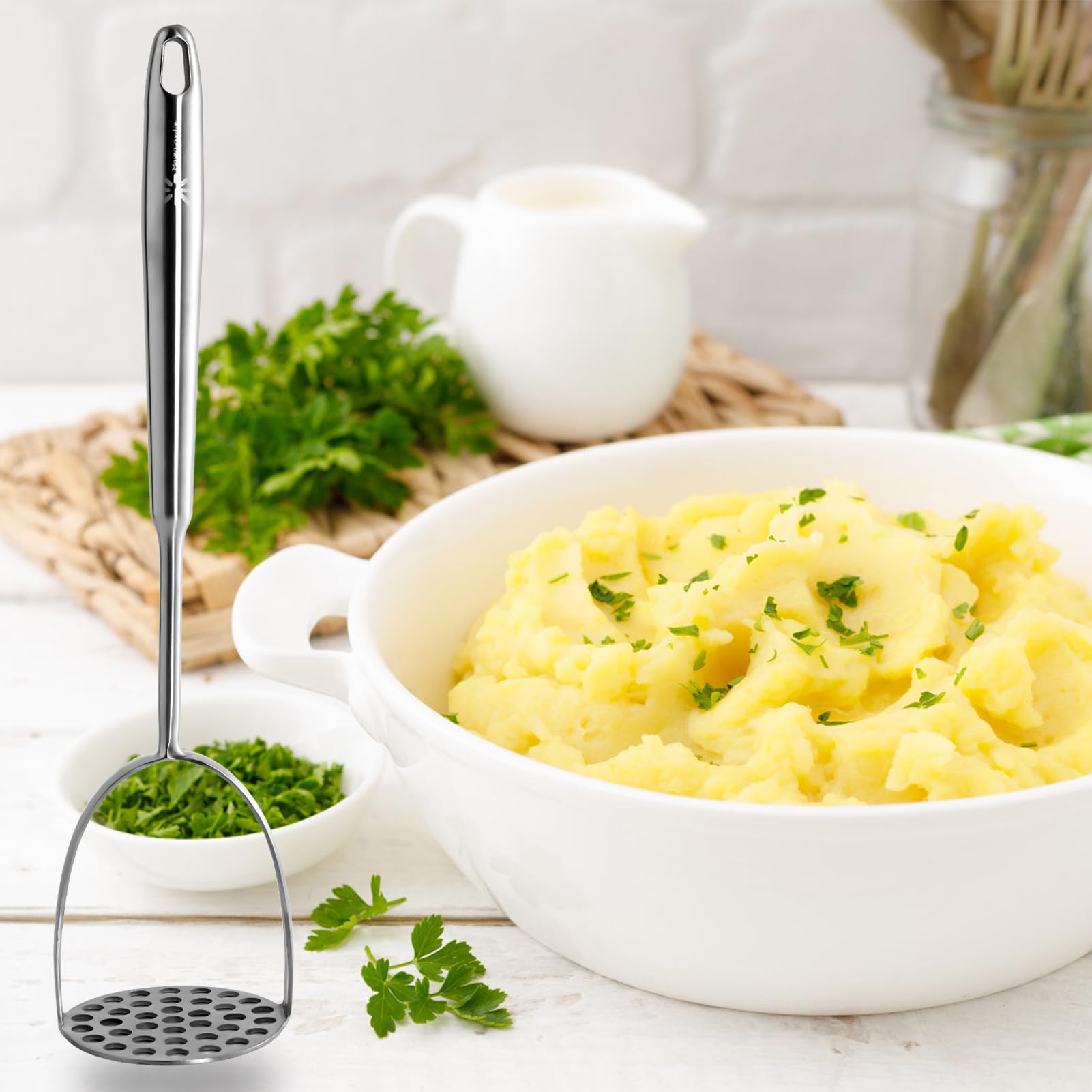 Mamajardin avocado smash using masher to create creamy dips