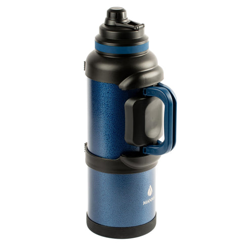 Manna Titan 4L cap-locked pour spout demonstrates leak-proof performance for outdoor use.