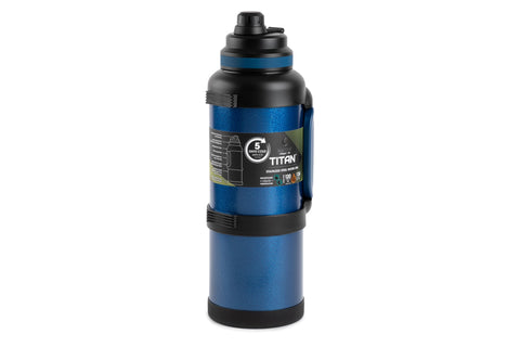 Manna Titan 4L lid with pour cap enables controlled serving.