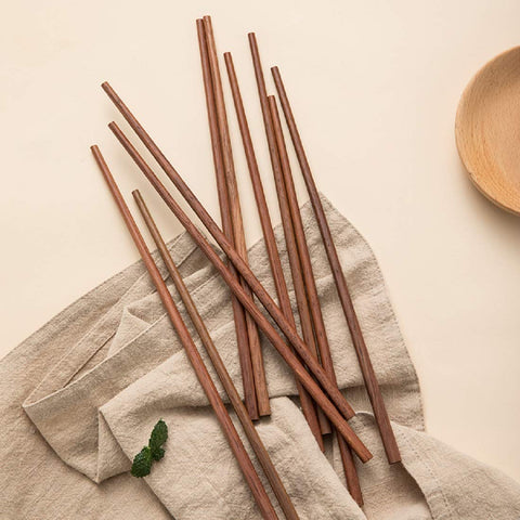 Mannice natural iron wood chopsticks showcase warm brown tones
