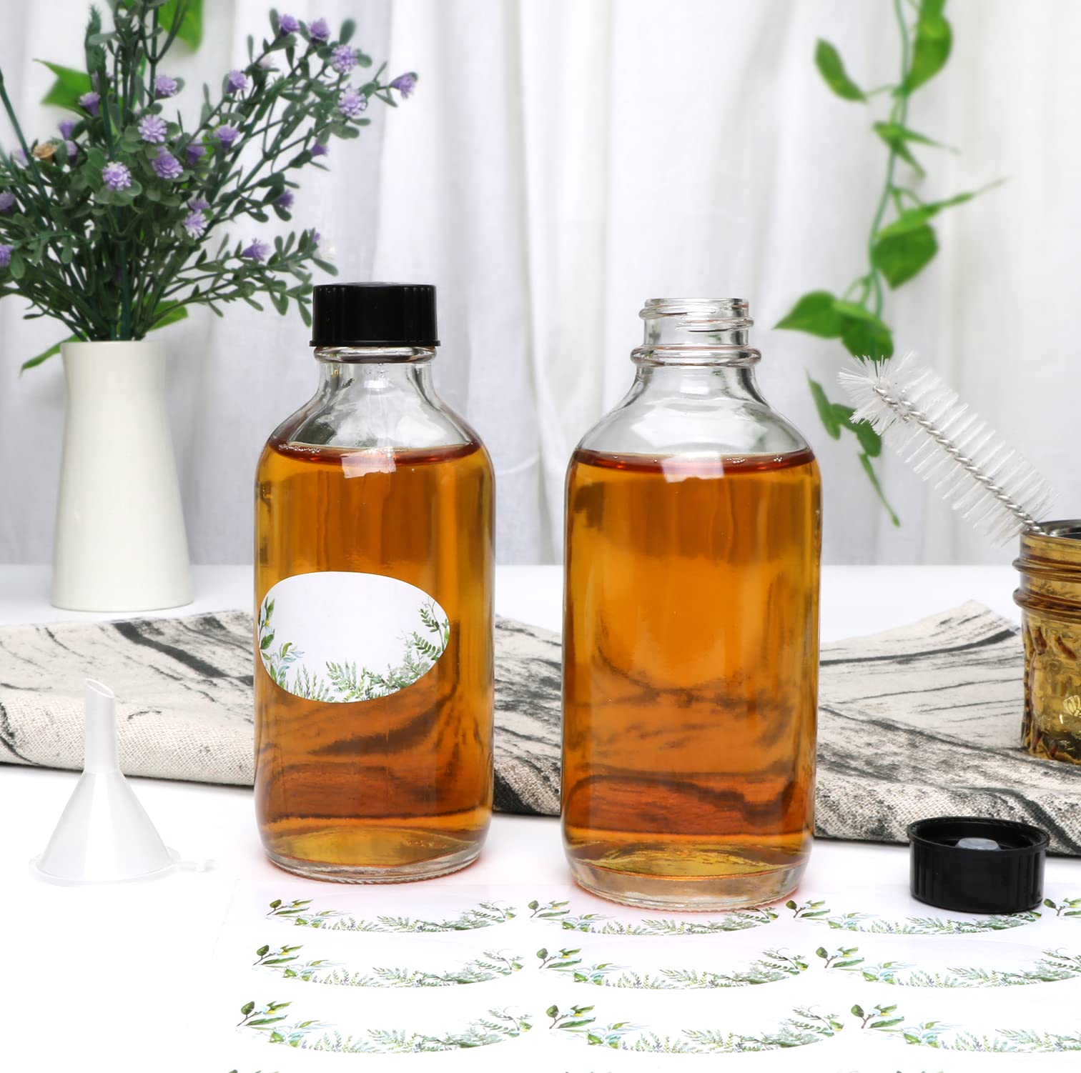 Maredash bottles hold juice, oil, or tinctures with secure cap.