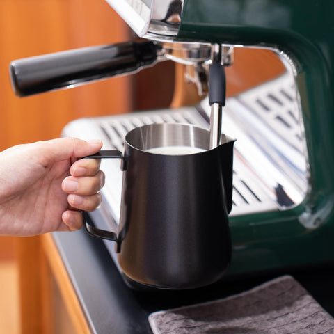 Dishwasher-safe Marshine pitcher for quick cleaning