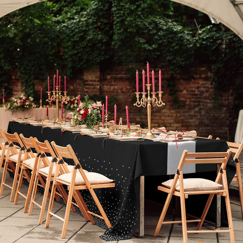 MASHAN waterproof PEVA tablecloth protects surfaces during events.