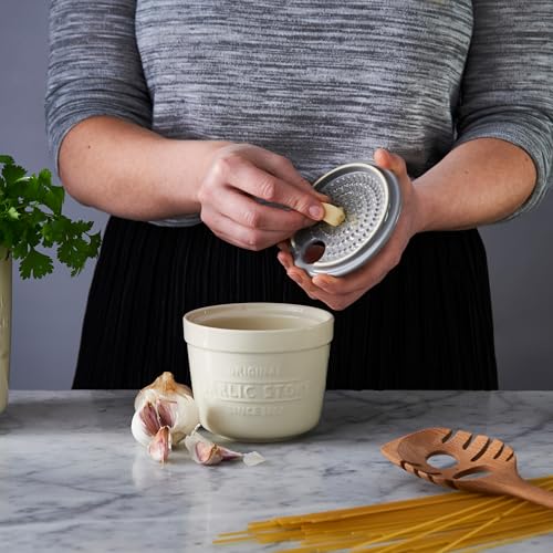 Mason Cash garlic storage vents inside promote freshness and airflow