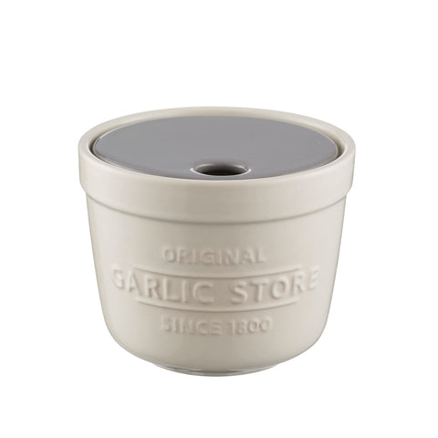 Mason Cash garlic store with grater lid, keeps garlic handy during prep