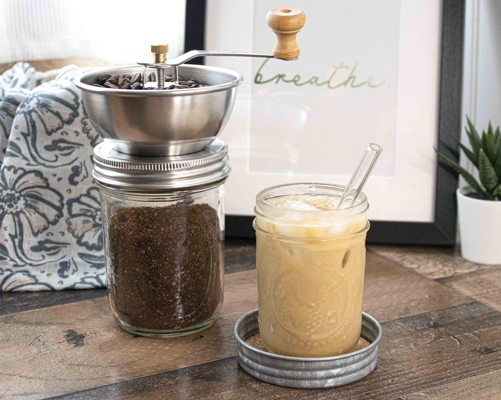 Mason Jar Lifestyle adjustable grind-size gear shows precise control for your preferred beans.