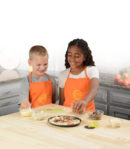 MasterChef Junior pizza set non-slip silicone grips for confident handling.