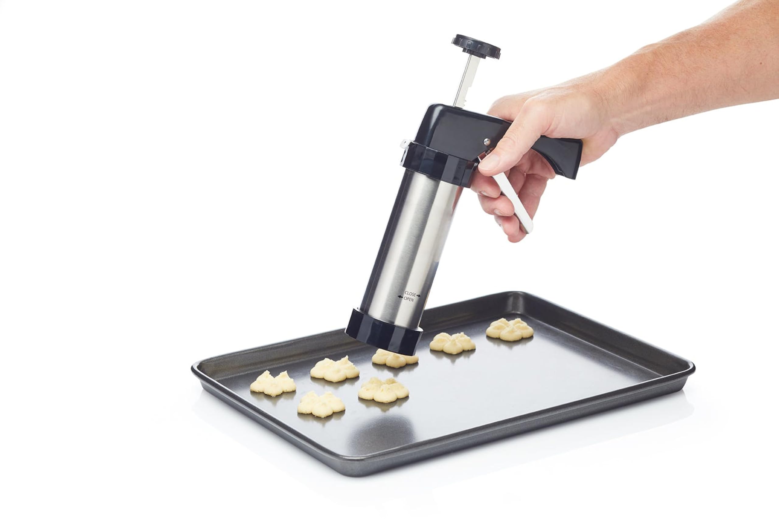 MasterCraft icing set icing gun demonstrates durable construction for long-lasting kitchen use