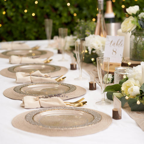 MATANA heavy-duty plastic plates designed for durable dining at parties.
